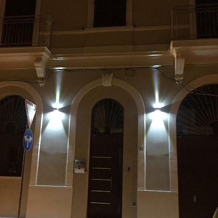 L'Arco Di Porta Lecce Apartman Brindisi Kültér fotó