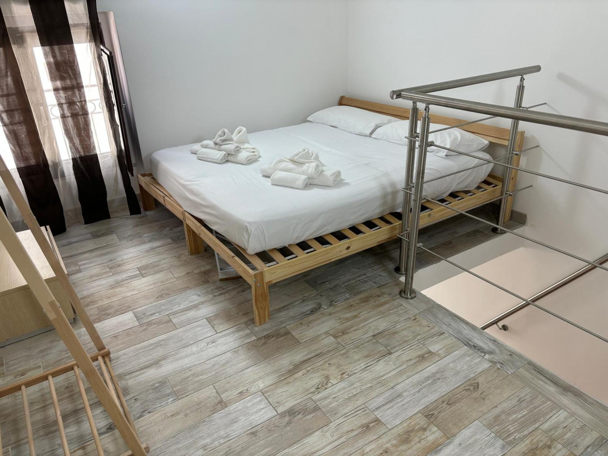 L'Arco Di Porta Lecce Apartman Brindisi Kültér fotó